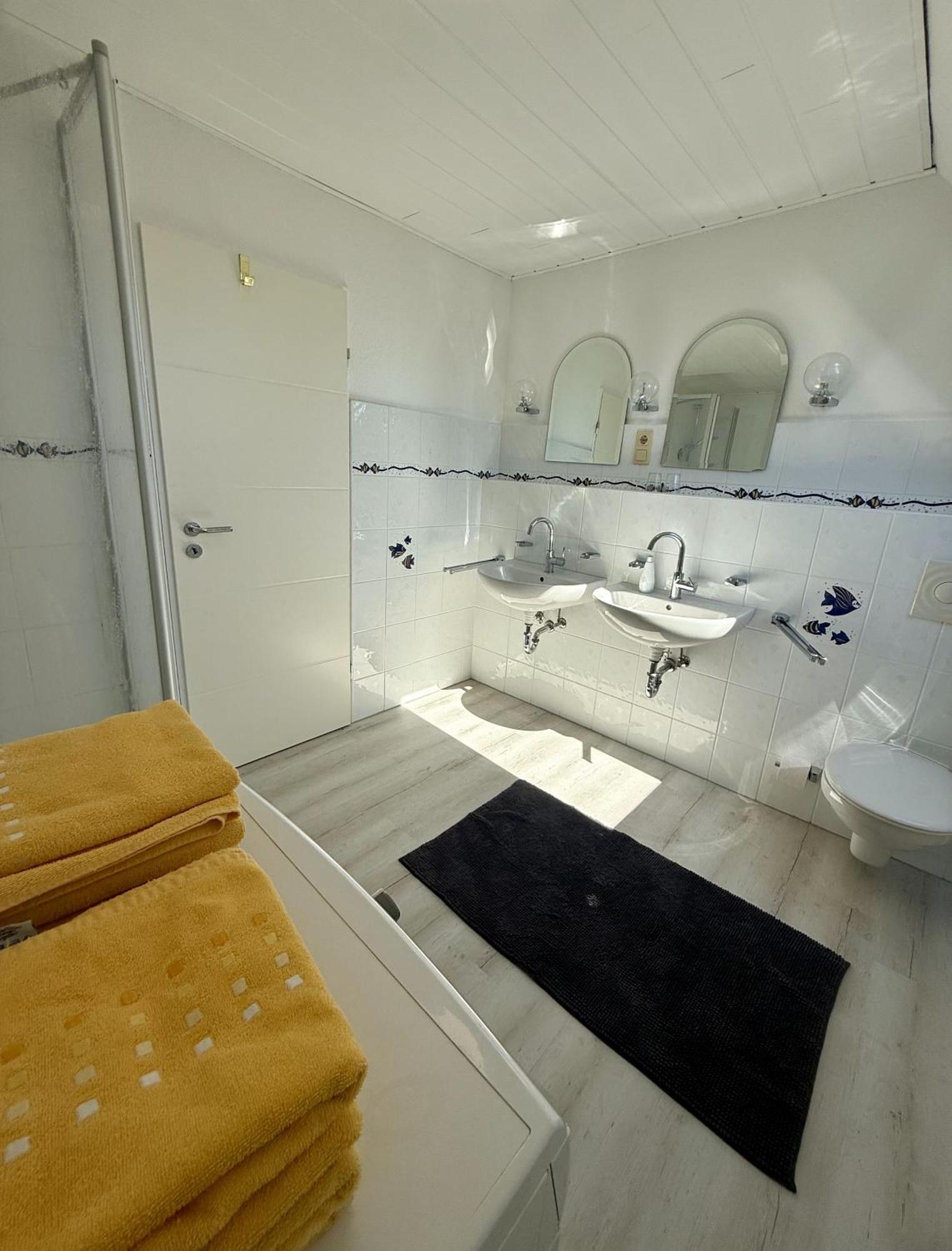 Ferienhaus Blinkfuer Neuharlingersiel Ngoại thất bức ảnh